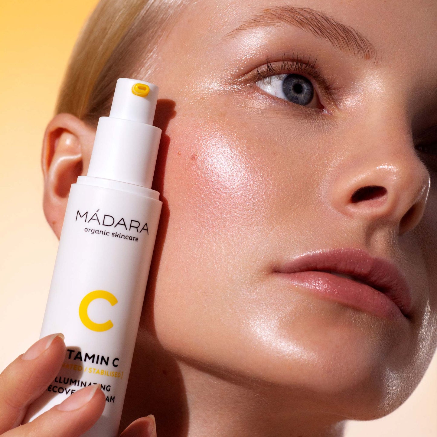MÁDARA Vitamin C Illuminating Recovery Cream